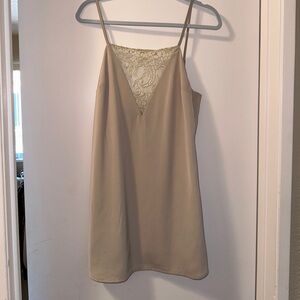 Tobi dress beige lace detail